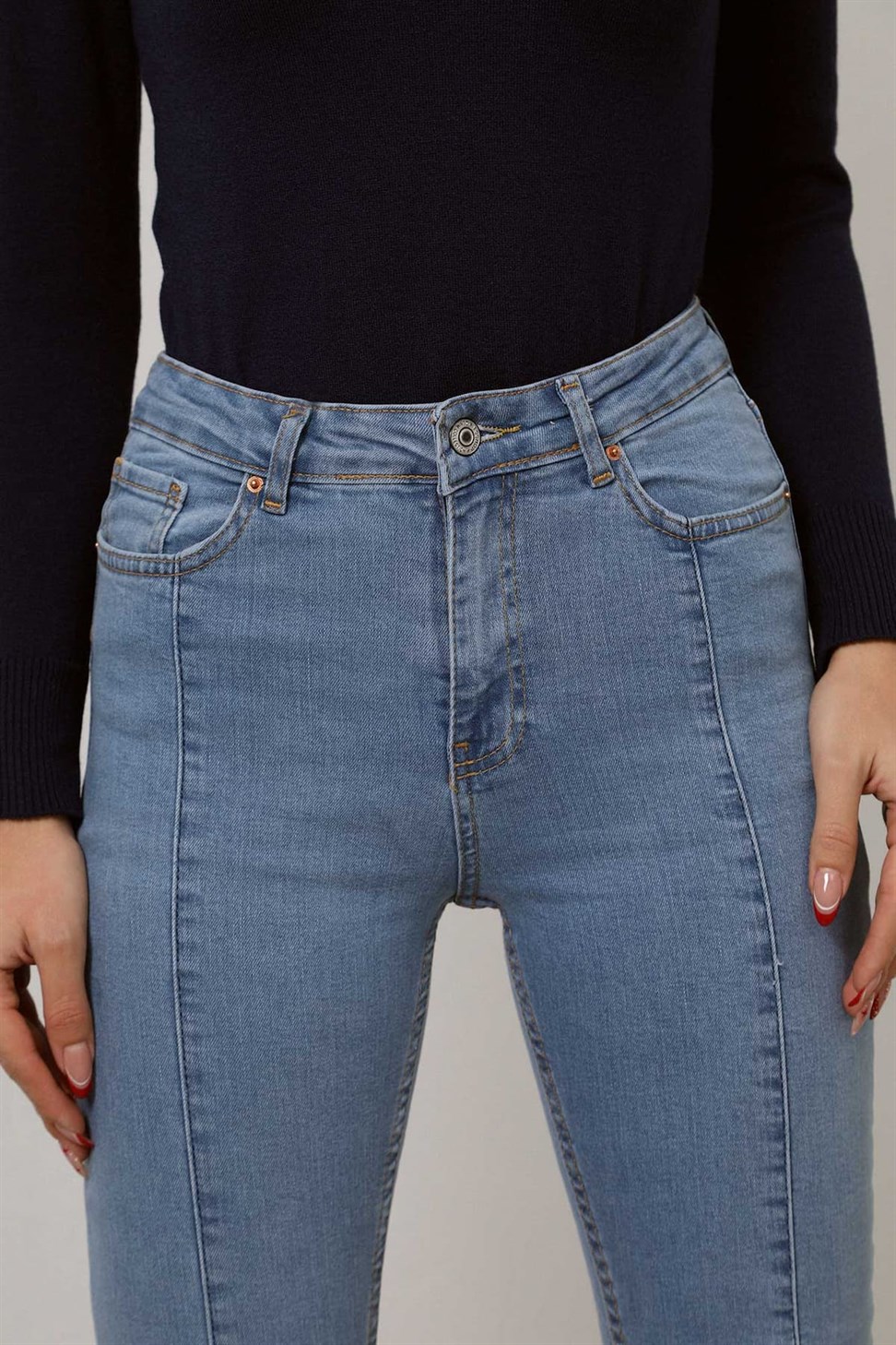 Yırtmaç Detaylı Toparlayıcı Skinny Jean